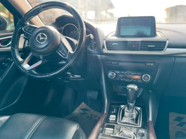Mazda 3 TOURING 2017