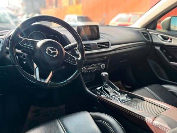 Mazda 3 TOURING 2017