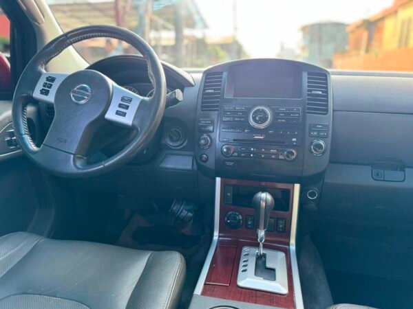 NISSAN PATHFINDER 2011 PLATINUM EDITION 4x4