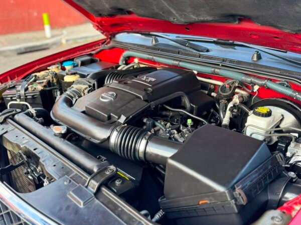 NISSAN PATHFINDER 2011 PLATINUM EDITION 4x4
