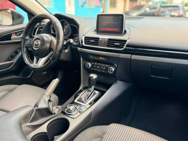 Mazda 3 GRAND TOURING 2016