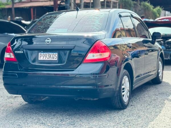 Nissan Versa 2011
